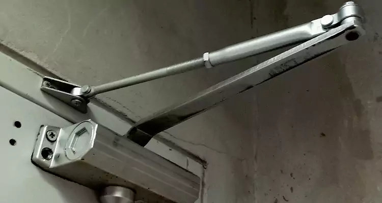 Door Closer Parallel Arm Installation in Egypt Lake-Leto, FL